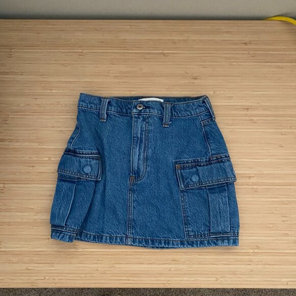 Abercrombie & Fitch High Rise Cargo Pocket Denim Skirt - Picture 2 of 7